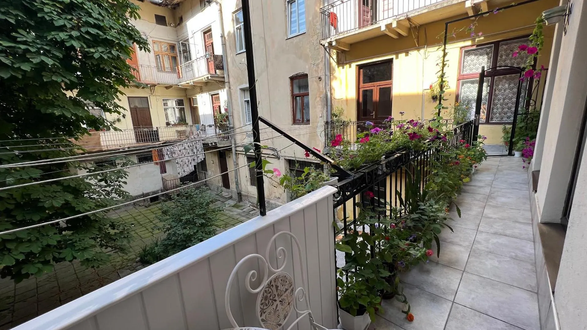 Apartmán Світла Затишна Квартира В Центрі Біля Оперного Театру З Балконом, Який Виходить У Тихий Львівський Дворик