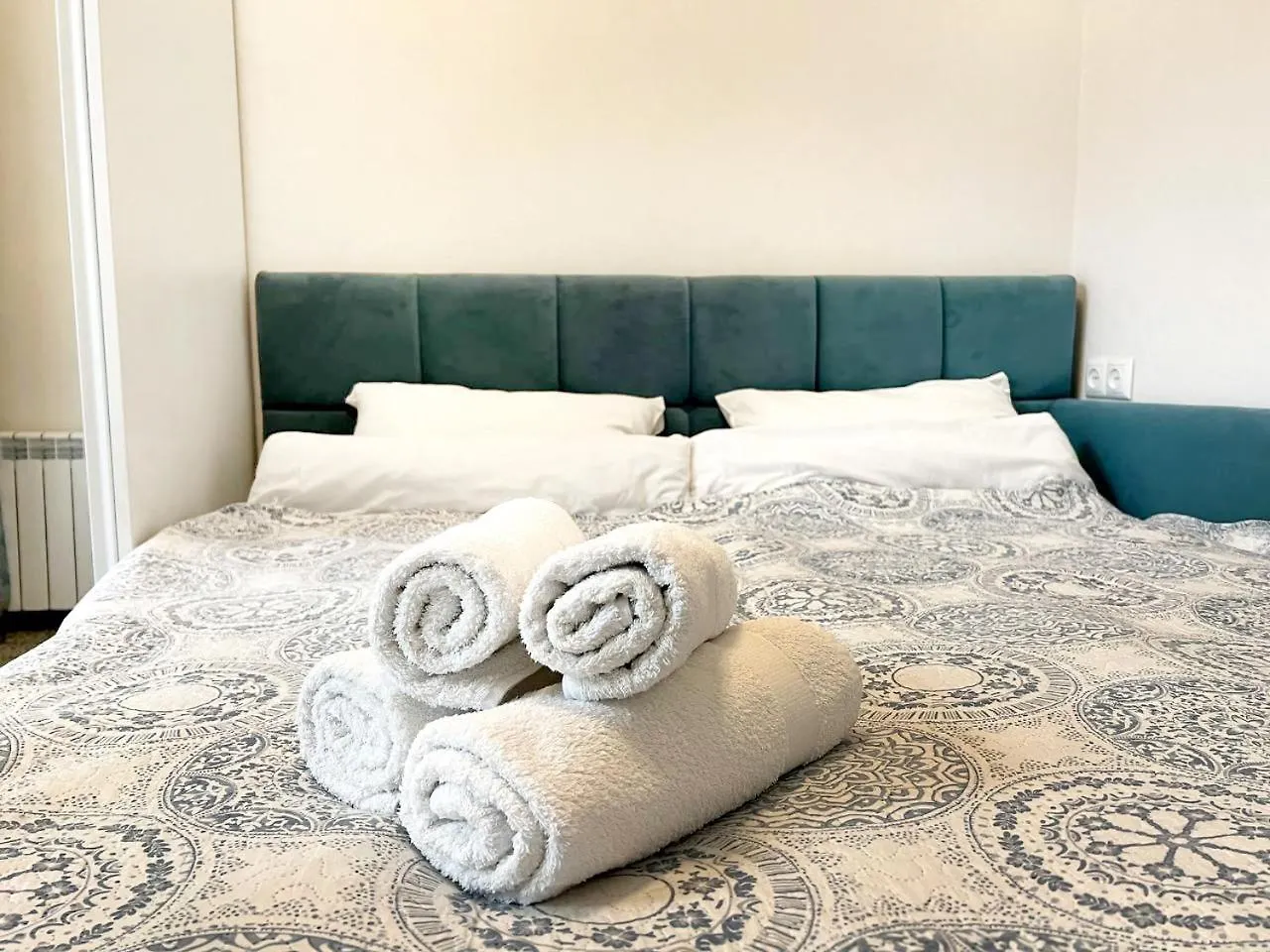 Svitla Zatyszna: Cozy Central Apartment with Balcony Near Opera Lviv 0*,  Ukraine