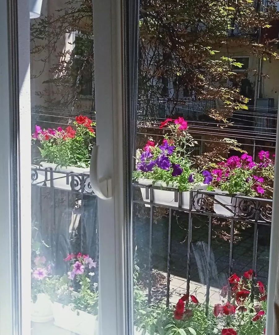 Svitla Zatyszna: Cozy Central Apartment with Balcony Near Opera Lviv
